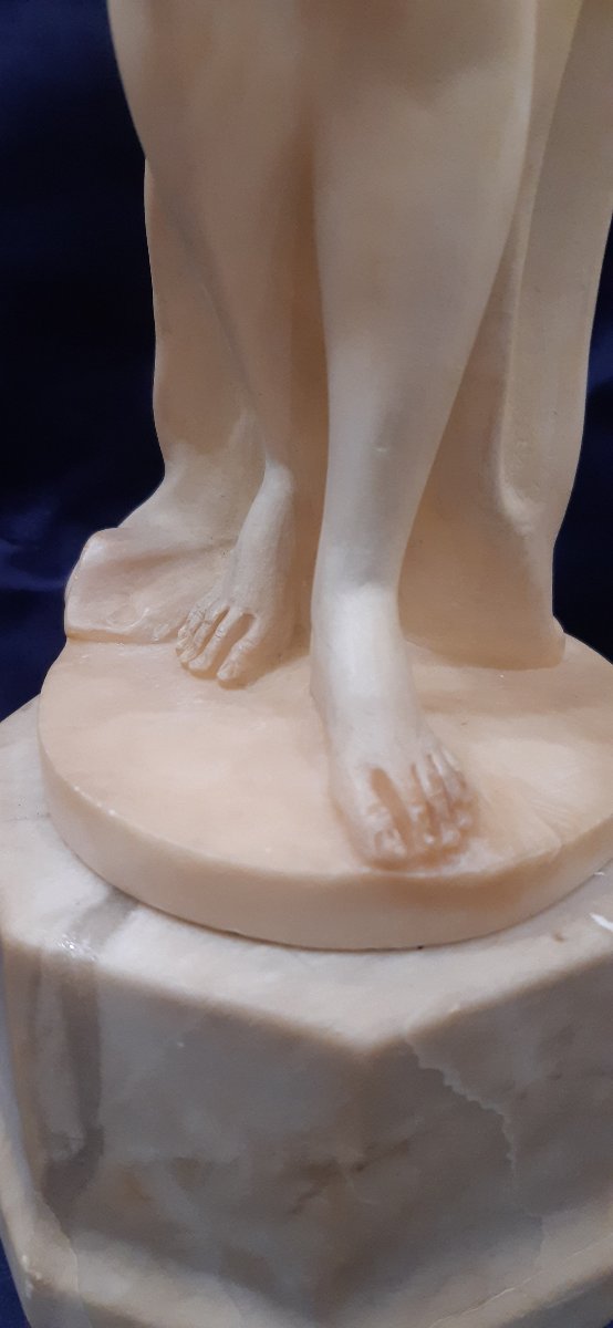 Alabaster Figurine Of A Woman, 20th Century.-photo-3
