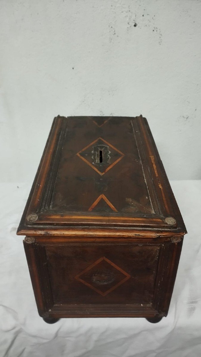 Ancient Inlaid Wooden Box From The 17th Century-photo-2