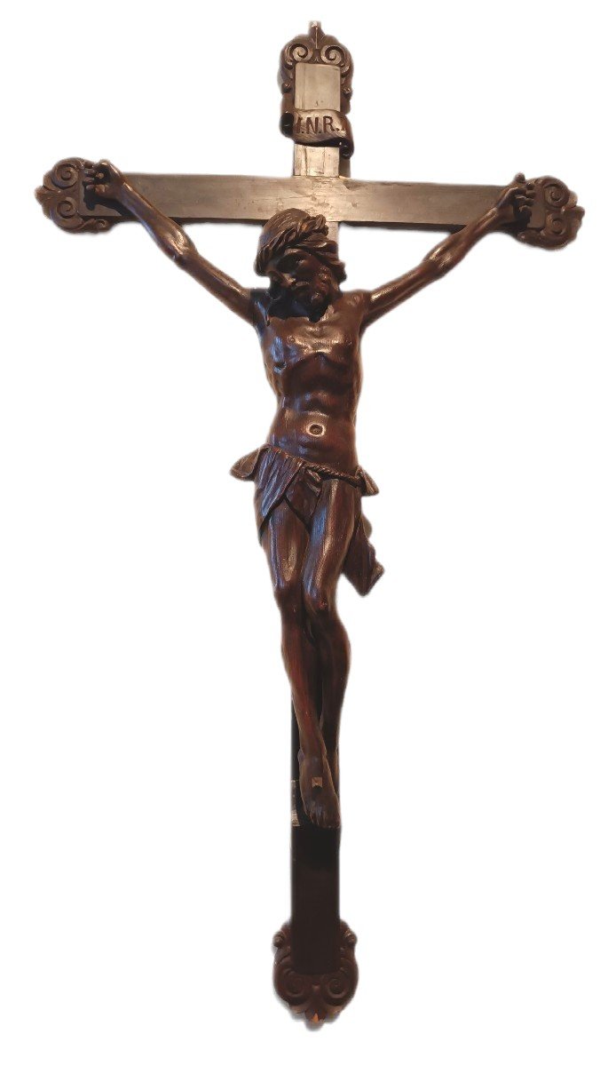 Grand Christ avec croix en pin, XIXe siècle