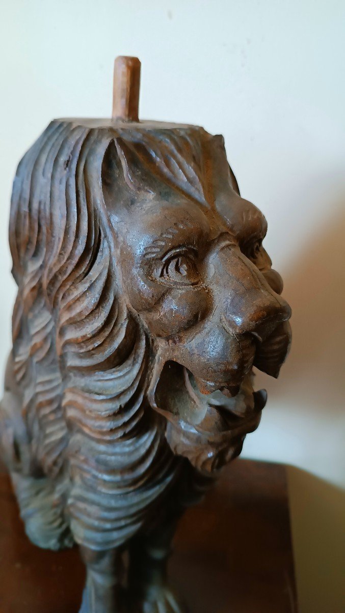 Paire De Sculptures En Bois Sculpté Représentant Des Lions, XIXe Siècle h.50 cm-photo-1