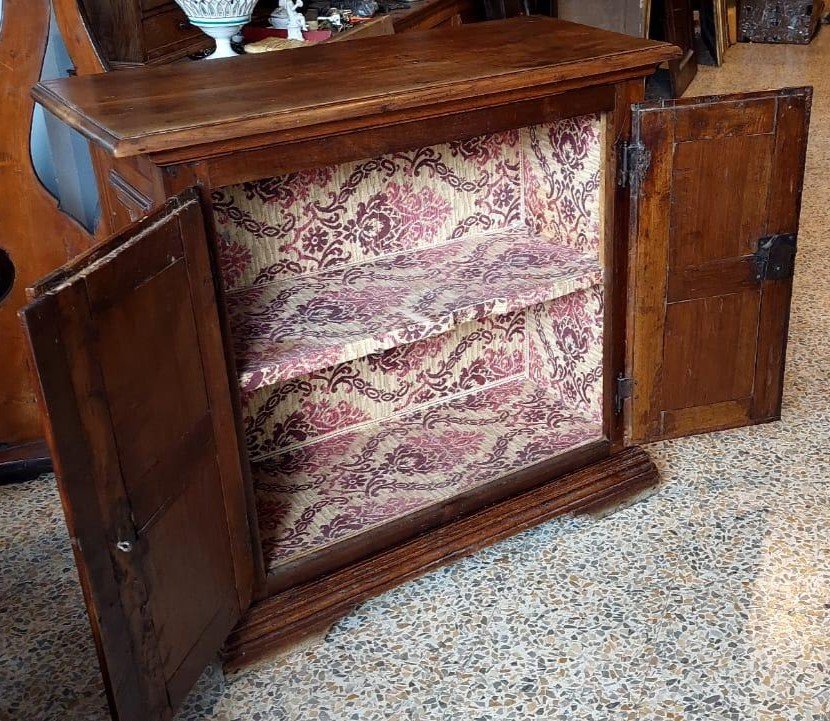Rare Petit Buffet En Noyer Fin XVIIIème Début XVIIIème Siècle-photo-4