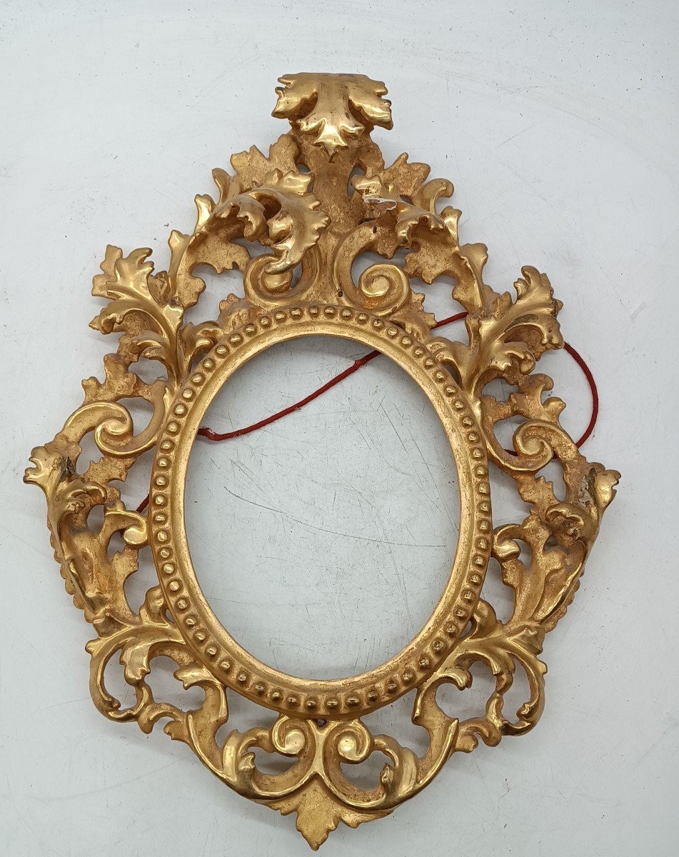 Cadre Doré à l'Or Pur, Ovale Sculpté, XIXe Siècle
