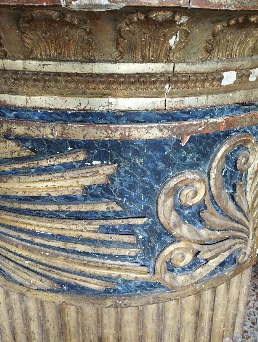 Ancien Et Beau Meuble d'Autel Ancien En Bois Sculpté, Laqué Et Doré Du 18ème Siècle-photo-3