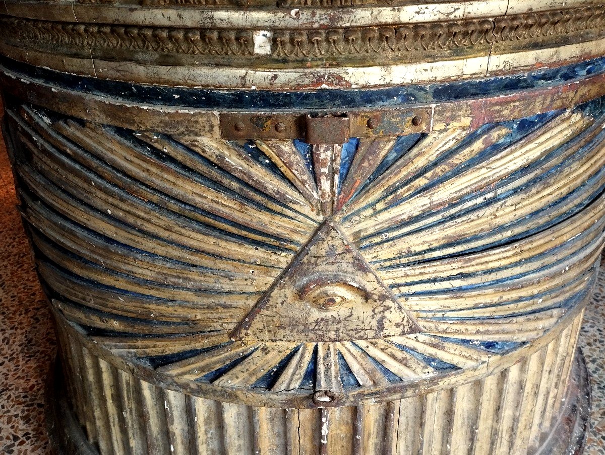 Ancien Et Beau Meuble d'Autel Ancien En Bois Sculpté, Laqué Et Doré Du 18ème Siècle-photo-5