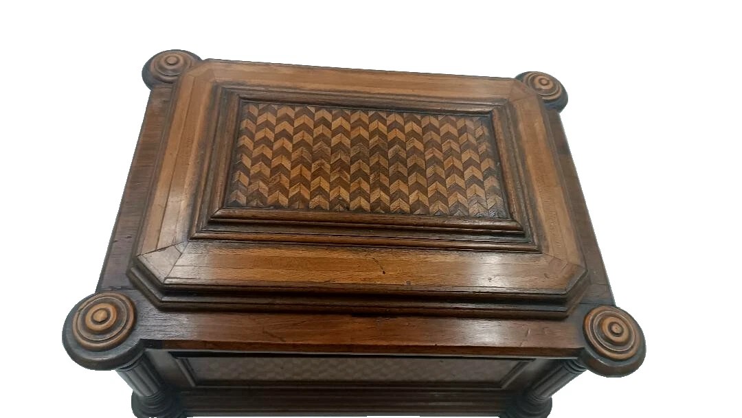 Antique Inlaid Box-photo-3