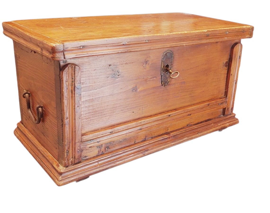 Petite Boite De Voyage En Sapin Toscane 18e Siecle