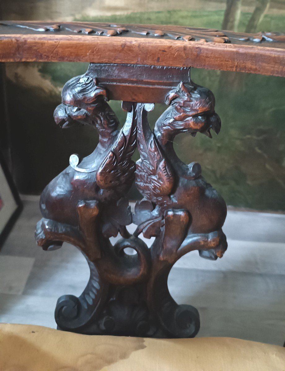 Paire De Fauteuils d'Angle Anciens De Style Renaissance-photo-1