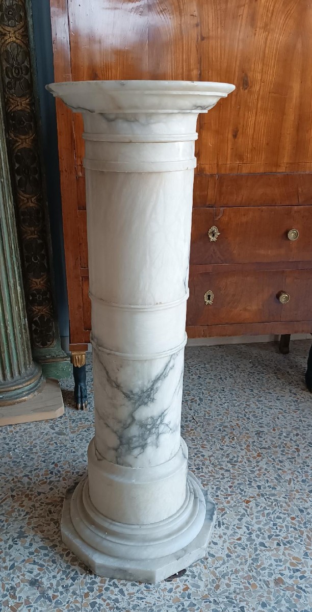 GRANDE COLONNE ANCIENNE EN ALBÂTRE-photo-2