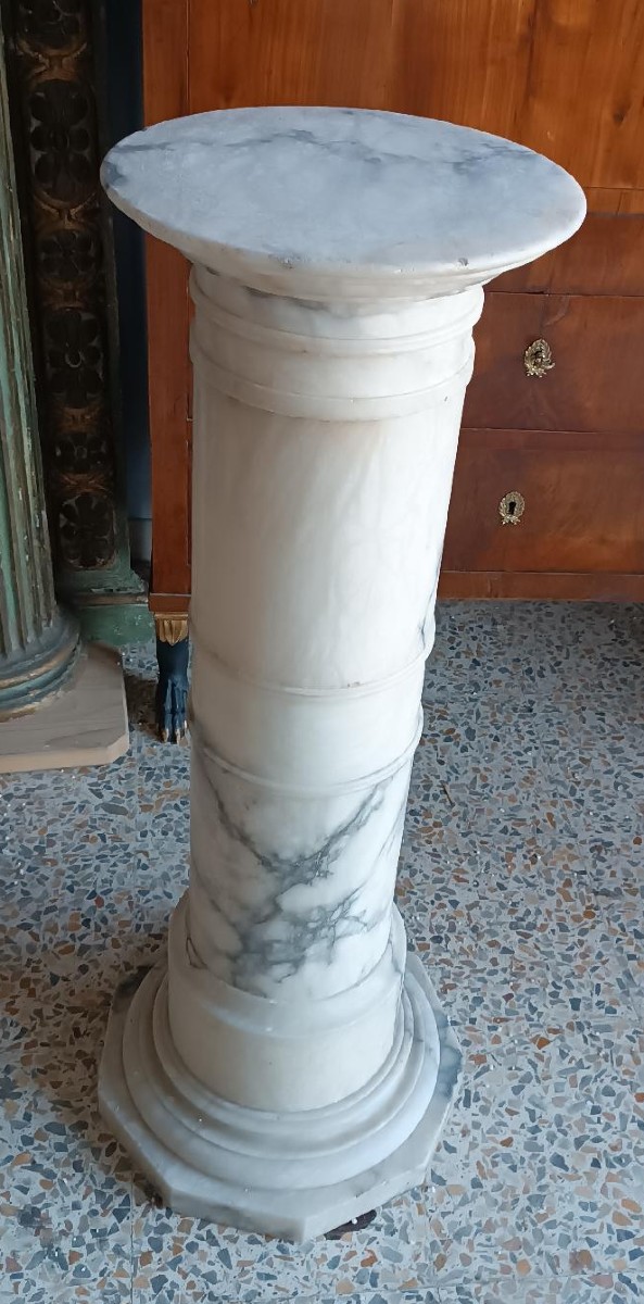GRANDE COLONNE ANCIENNE EN ALBÂTRE-photo-4