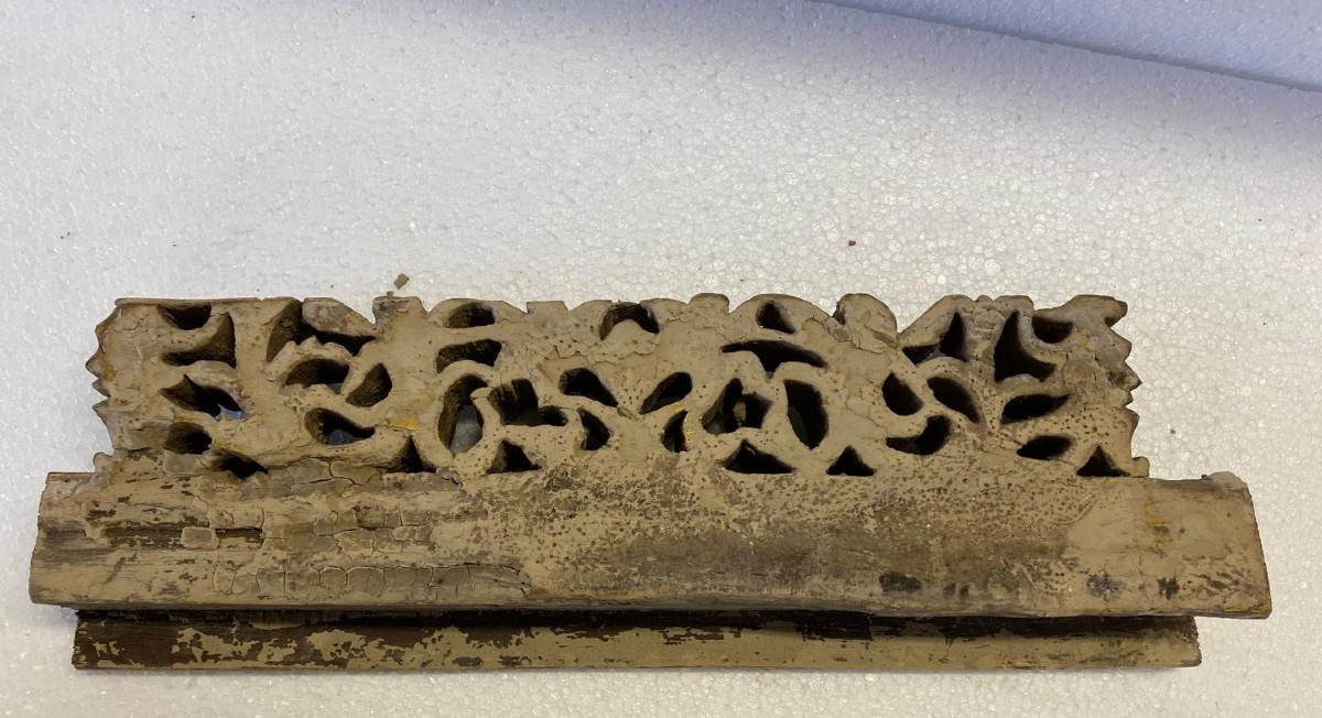Ancient Fragment Of A 19th Century Sicilian Carved Wood Cart-photo-3