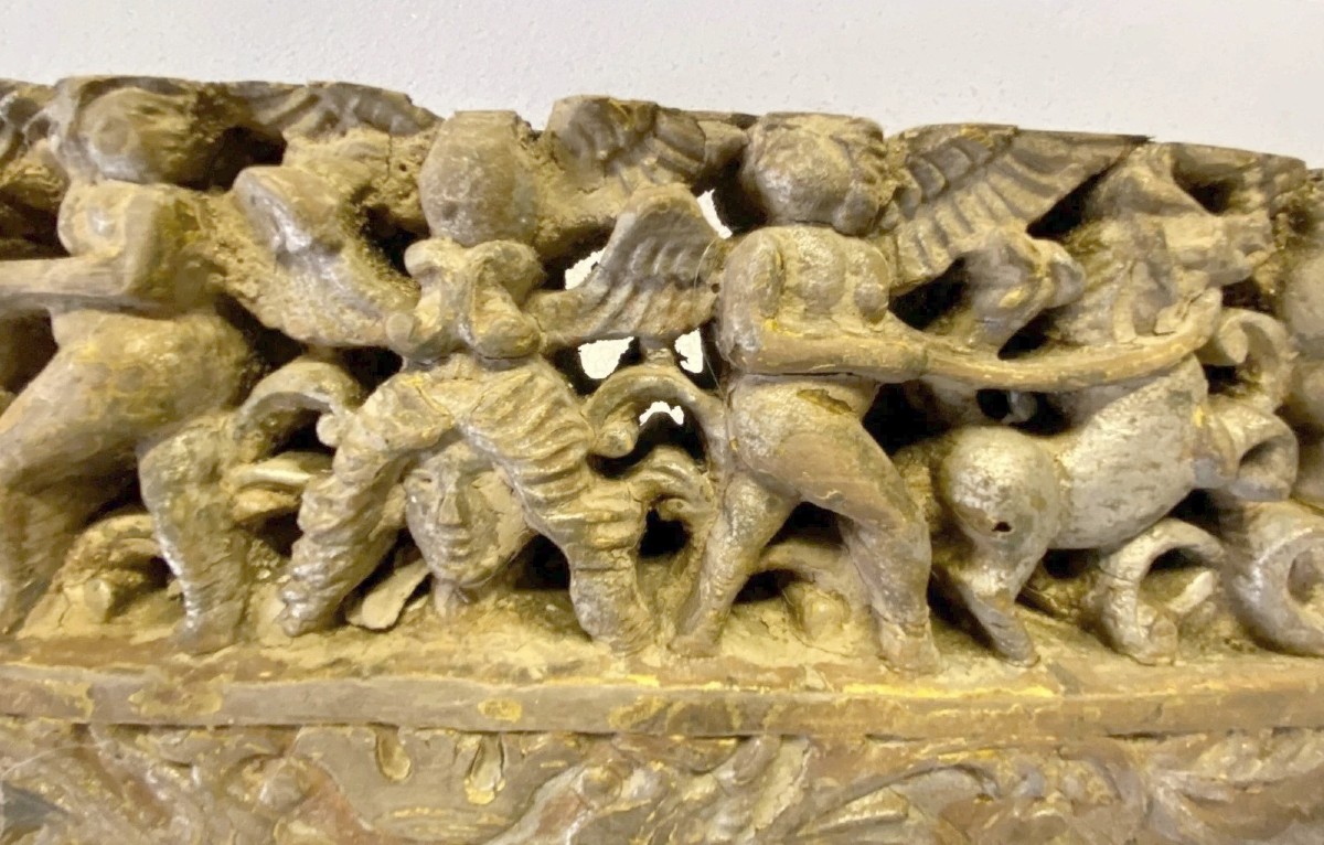 ANCIEN FRAGMENT D'UNE CHARIOT EN BOIS SCULPTÉ SICILIEN DU XIXe SIÈCLE-photo-1