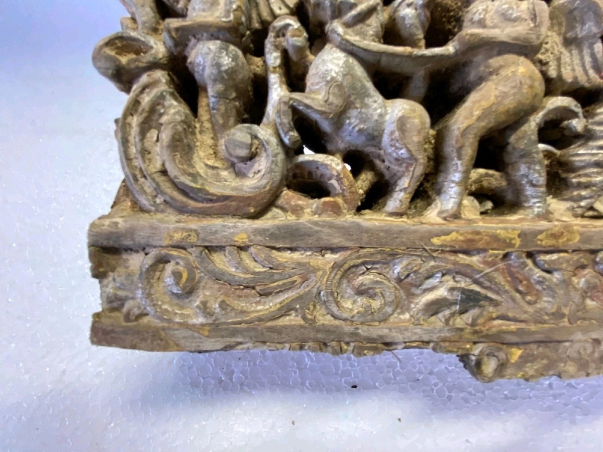 ANCIEN FRAGMENT D'UNE CHARIOT EN BOIS SCULPTÉ SICILIEN DU XIXe SIÈCLE-photo-2