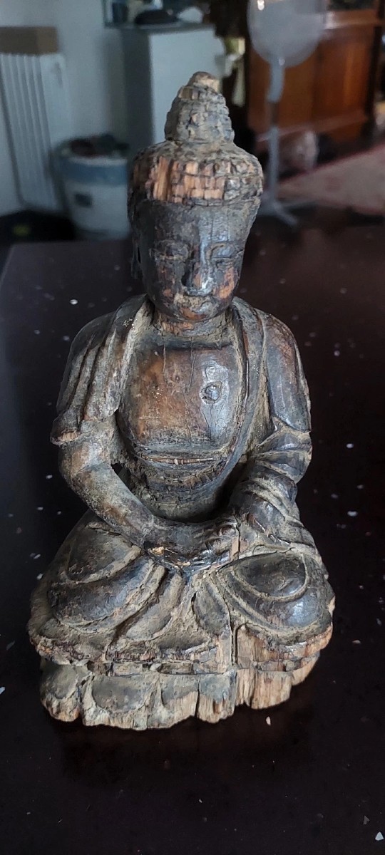 Antique Wooden Sculpture Of A Buddha, 18th Century, China, Qing Period