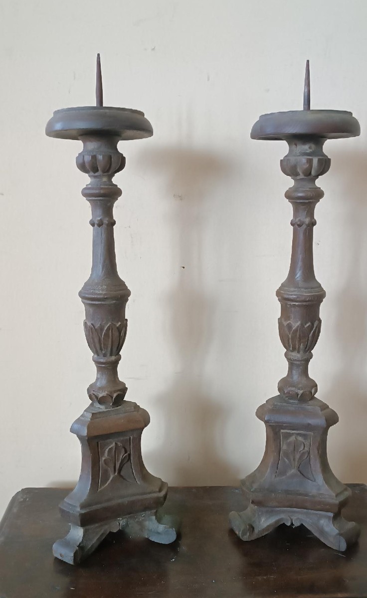 Paire de bougeoirs en bois d'Italie, fin du XVIIIe siècle-photo-2