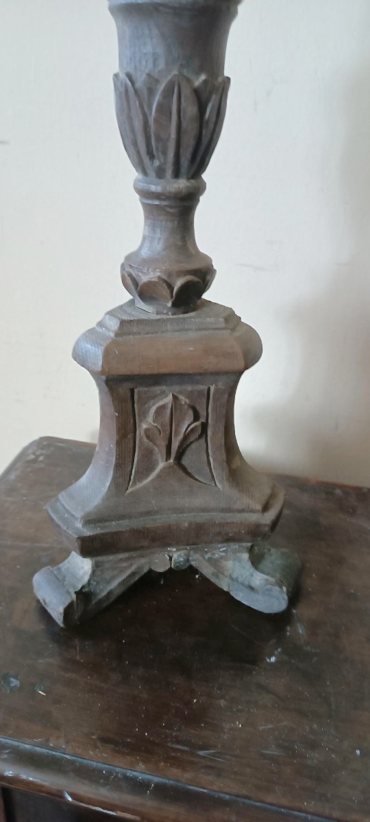 Paire de bougeoirs en bois d'Italie, fin du XVIIIe siècle-photo-2