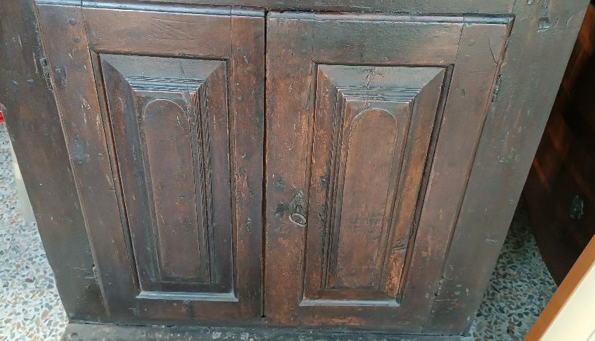 Large Walnut Kneeler Or Sideboard, Early 17th Century, Italy-photo-3
