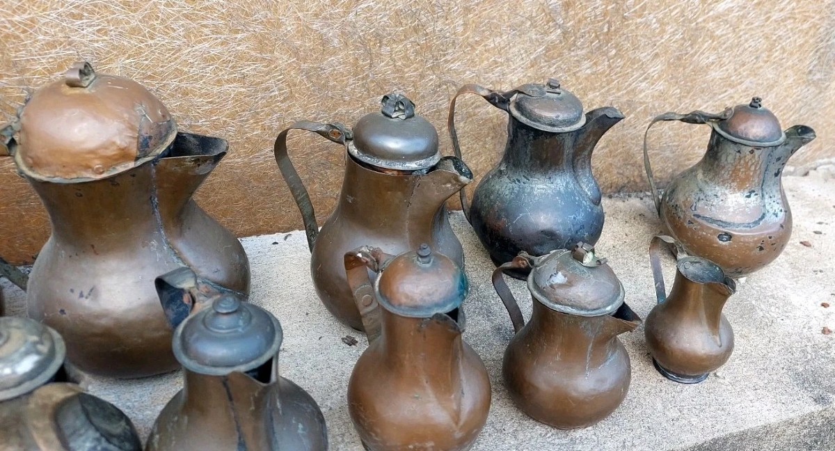 RARE collection de 22 cruches/pichets anciens en cuivre du XVIIIe/XIXe siècle-photo-4
