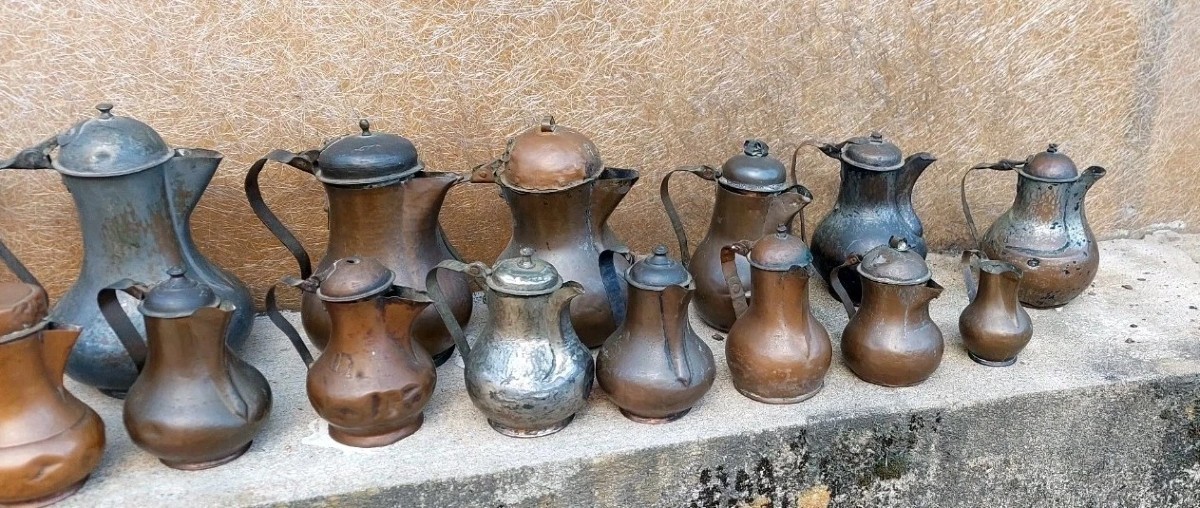 RARE collection de 22 cruches/pichets anciens en cuivre du XVIIIe/XIXe siècle-photo-6