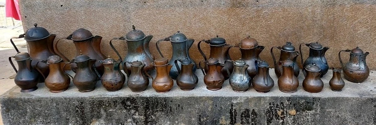 RARE collection de 22 cruches/pichets anciens en cuivre du XVIIIe/XIXe siècle-photo-7