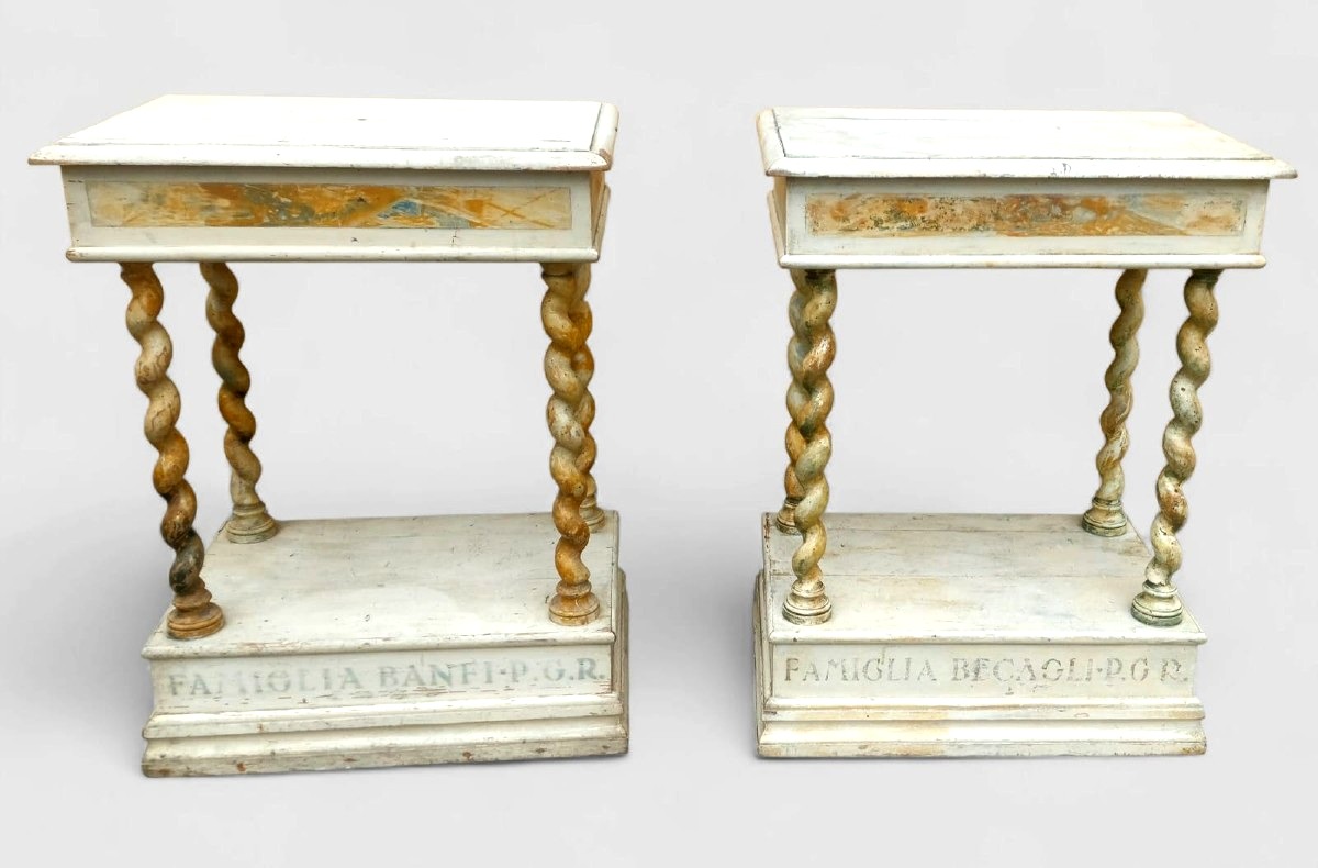 Paire de petites consoles laquées du XVIIIe siècle
