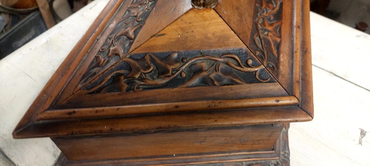 Antique Rhomboidal Carved Casket In Cilegio Wood, 19th Century, Italy-photo-1