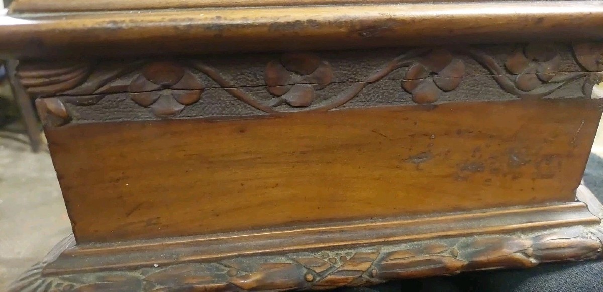 Antique Rhomboidal Carved Casket In Cilegio Wood, 19th Century, Italy-photo-6