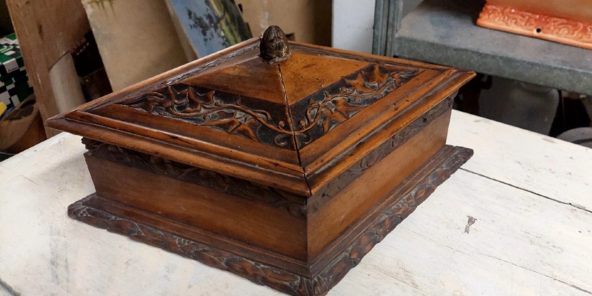 Antique Rhomboidal Carved Casket In Cilegio Wood, 19th Century, Italy
