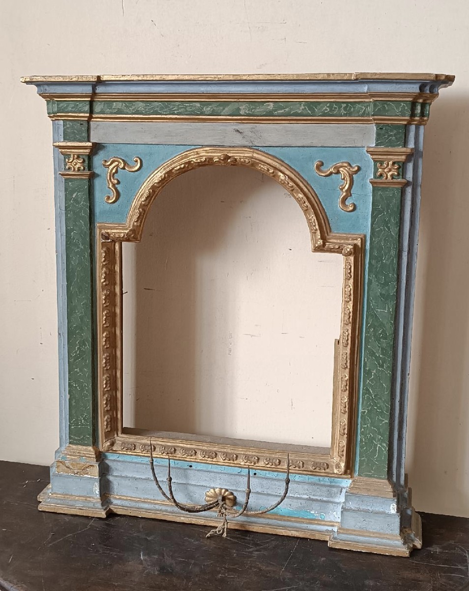 Ancient Aedicule, Lacquered And Gilded Frame, 18th Century