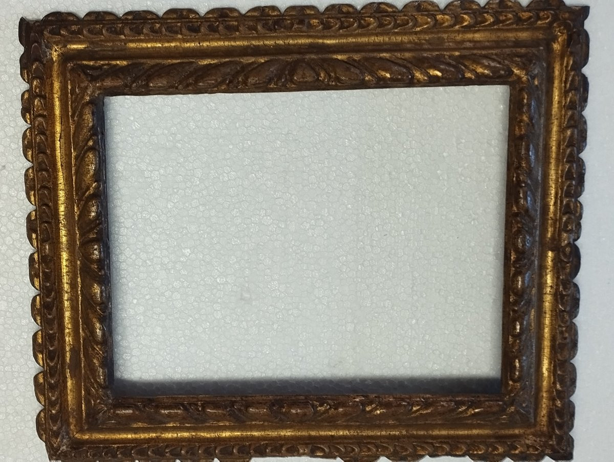 Cadre ancien en bois sculpté et doré , XVIIème siècle, Italie centrale-photo-6
