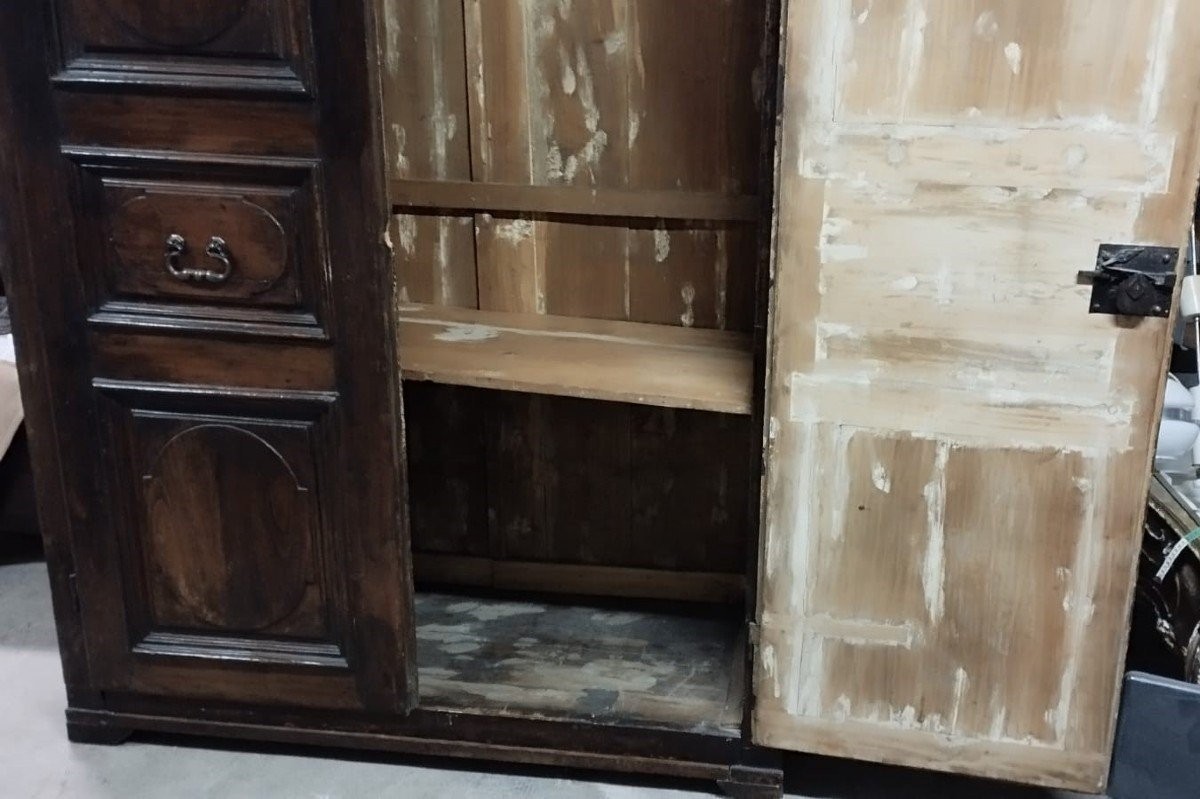 Antique 17th Century Tuscan Wardrobe-photo-2