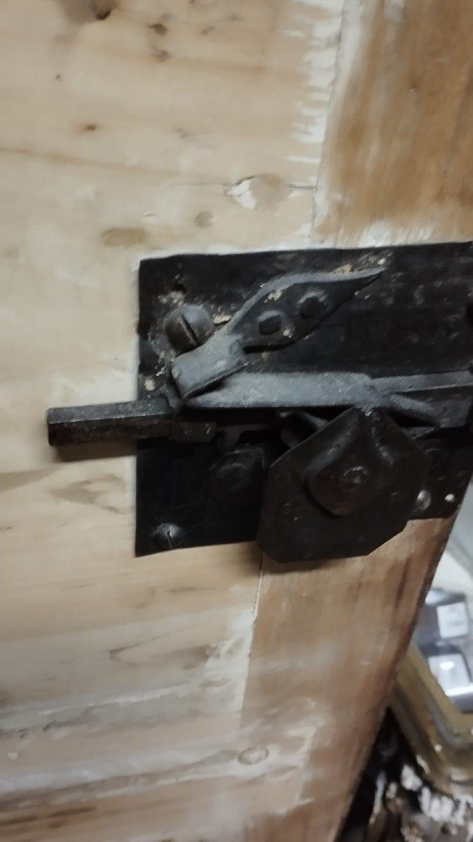 Antique 17th Century Tuscan Wardrobe-photo-3