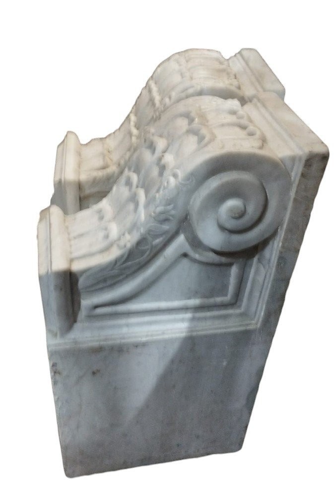 Pair Of Large Capitals, 18th Century Marble Brackets.-photo-2