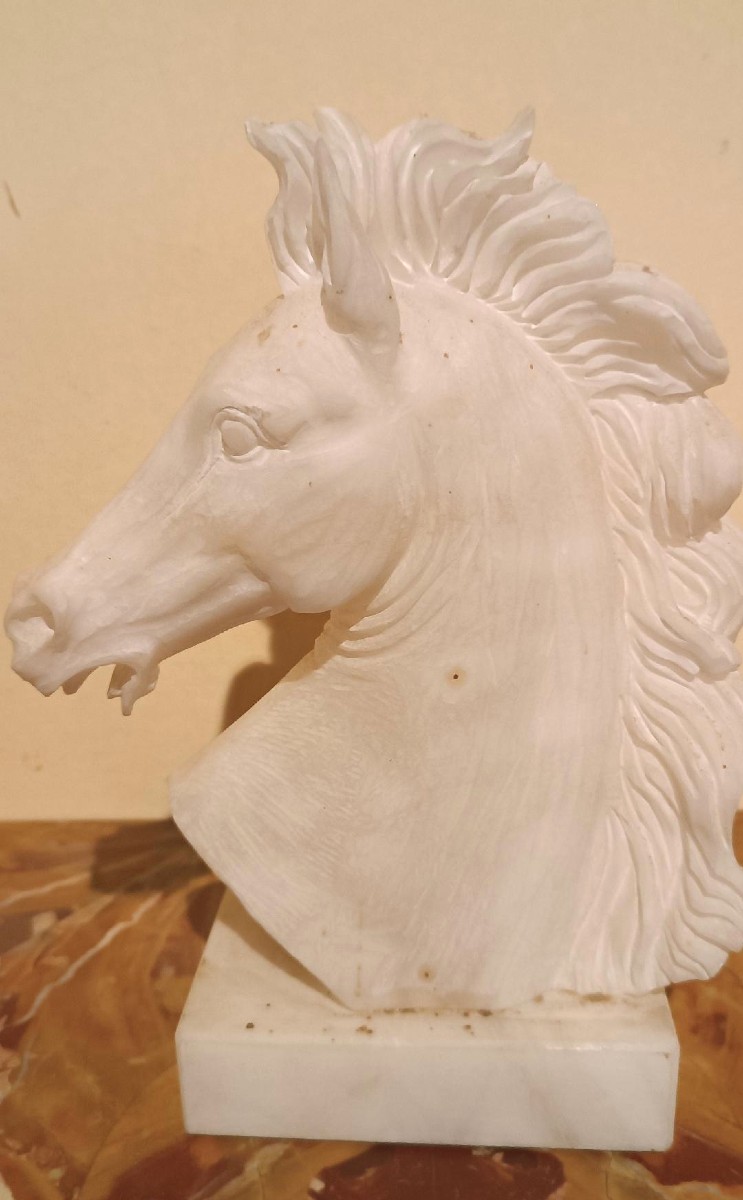 A 1930s Alabaster Sculpture Depicting A Horse-photo-1