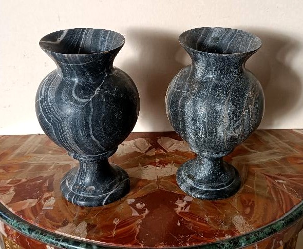 Pair Of Urn Vases In Black Serpentine Marble, Early 1900s, Empire Style-photo-2