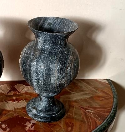 Pair Of Urn Vases In Black Serpentine Marble, Early 1900s, Empire Style-photo-4