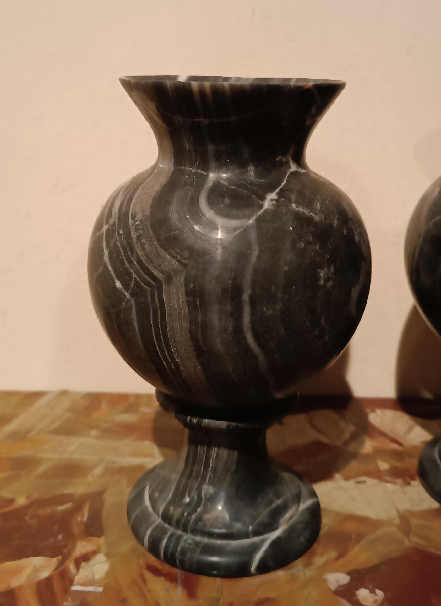 Pair Of Urn Vases In Black Serpentine Marble, Early 1900s, Empire Style-photo-1