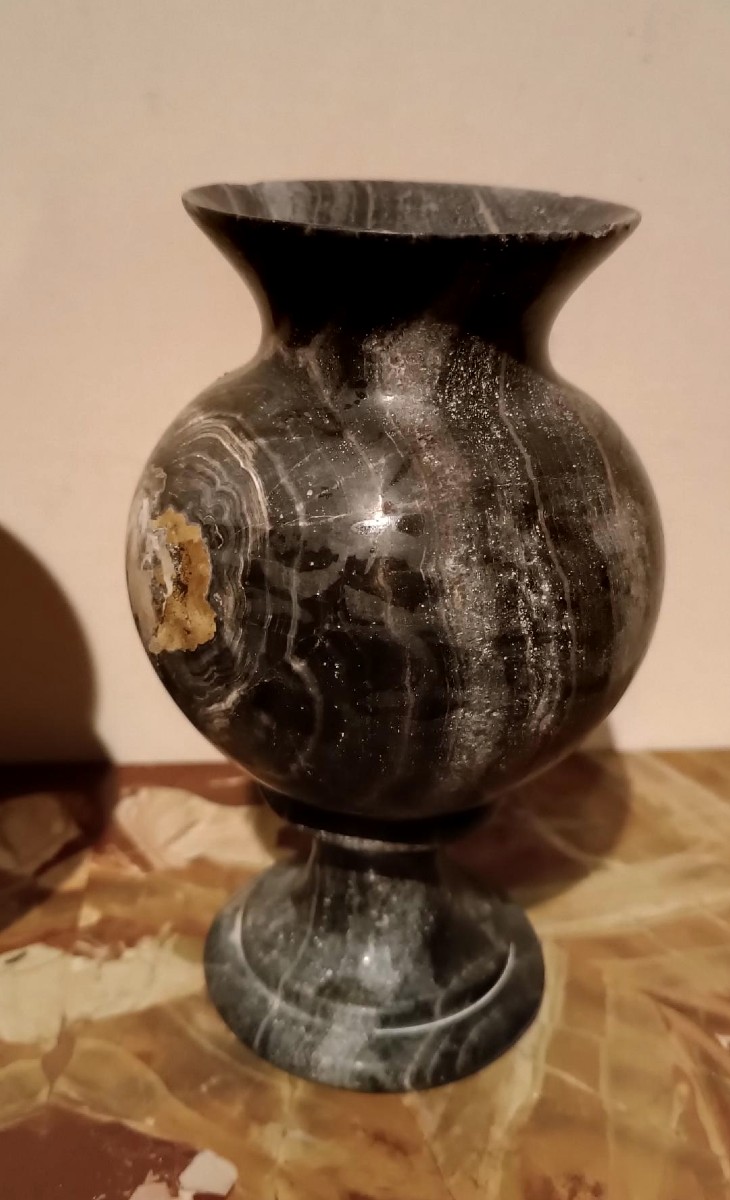 Pair Of Urn Vases In Black Serpentine Marble, Early 1900s, Empire Style-photo-4
