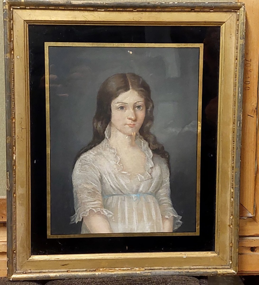 Portrait ancien au pastel sur toile d'une jeune noble, signé et daté 1899 au dos, cadre doré.-photo-3