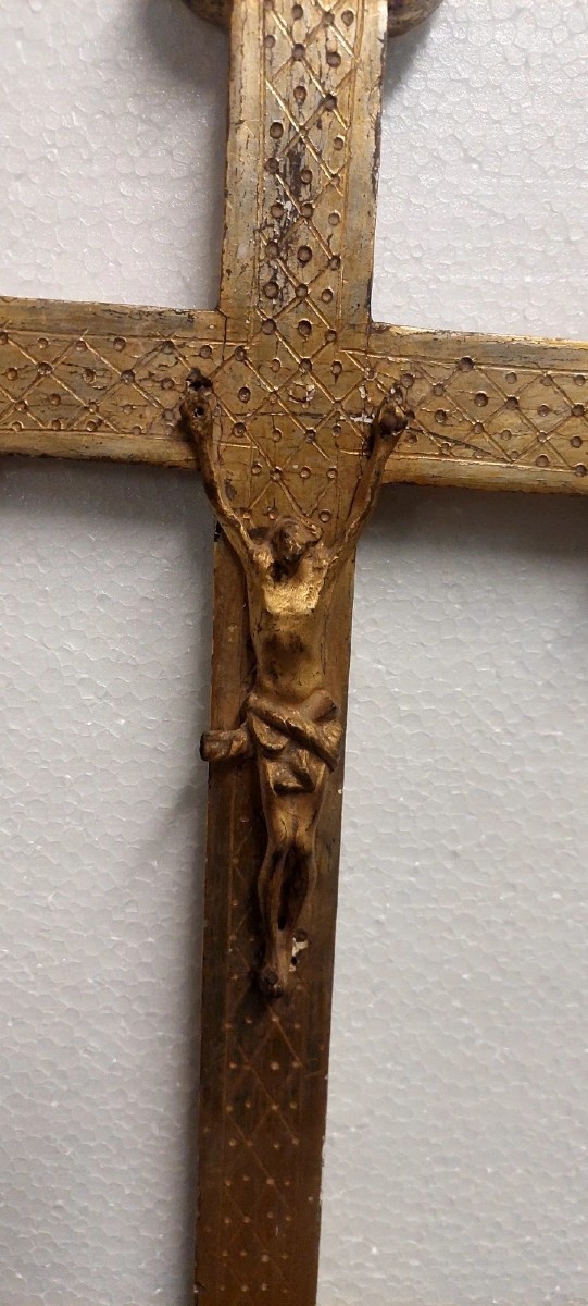Croix ancienne avec le Christ sculpté dans du bois doré, crucifix du XVIIIe siècle-photo-3