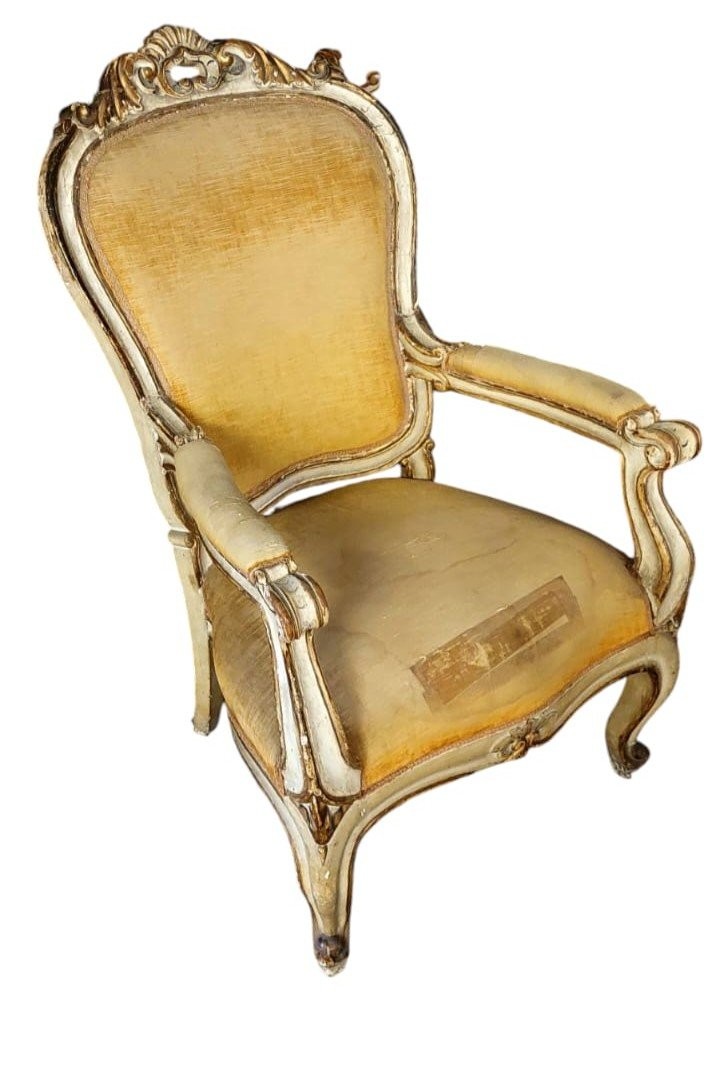 Fauteuil Sculpté En Bois, Laqué Antique Et Doré 19ème Siècle
