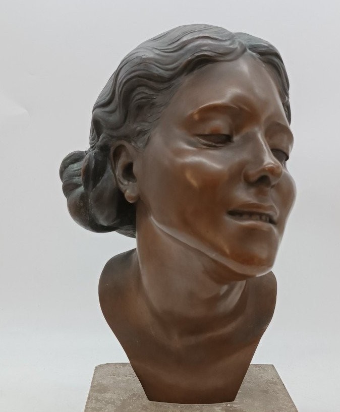 Buste féminin en bronze d'Attilio Torresini, années 1920 - portrait de sa femme-photo-3