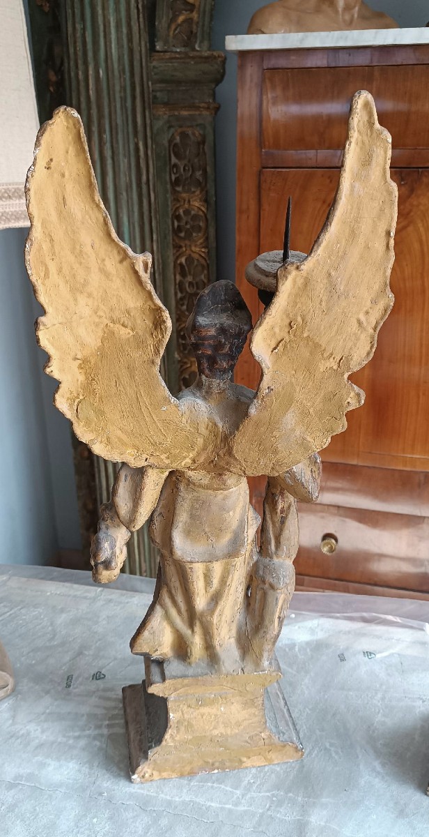 Paire d'anges en papier mâché peint et doré, tenant des bougies. Art baroque italien, XVIIe-XVI-photo-6