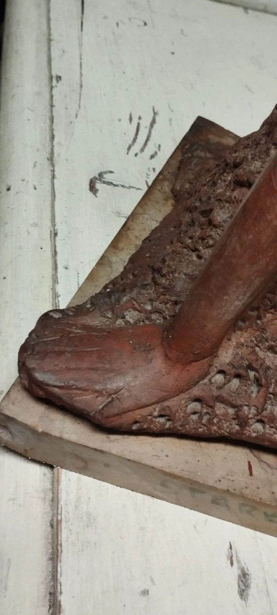 Sculpture en terre cuite signée « Alberto Sparapani », représentant un nu féminin.-photo-3