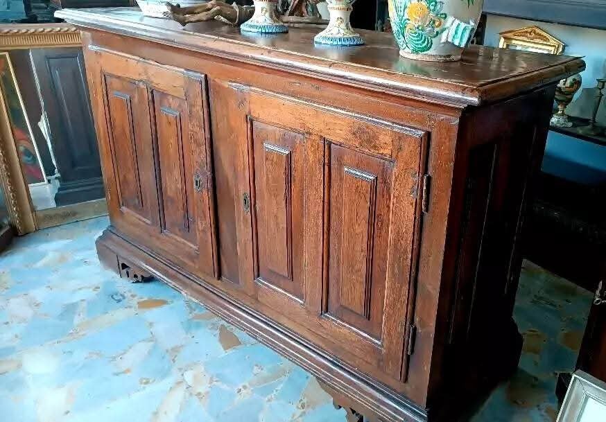 Grand Buffet Antique Du 17ème Siècle En Noyer Du Nord De l'Italie-photo-1