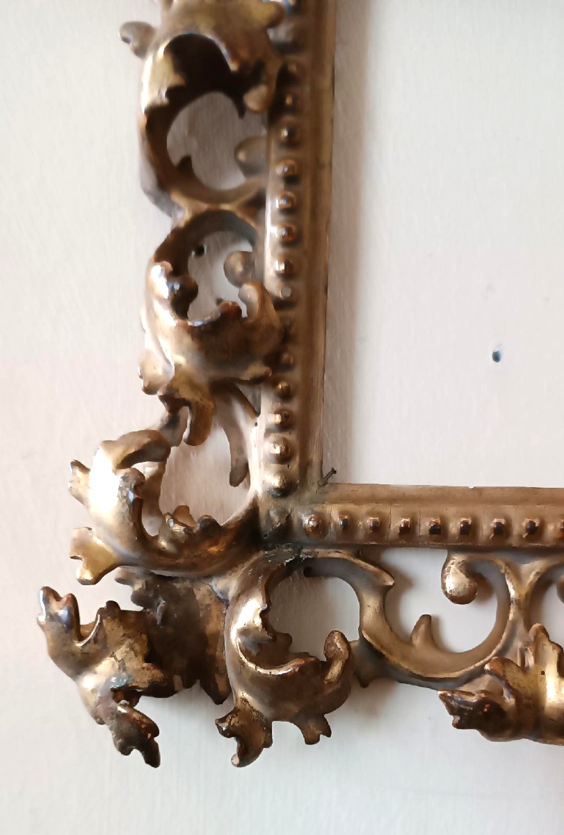 Cadre ancien en bois sculpté et doré, à volutes, Toscane, XIXe siècle-photo-2