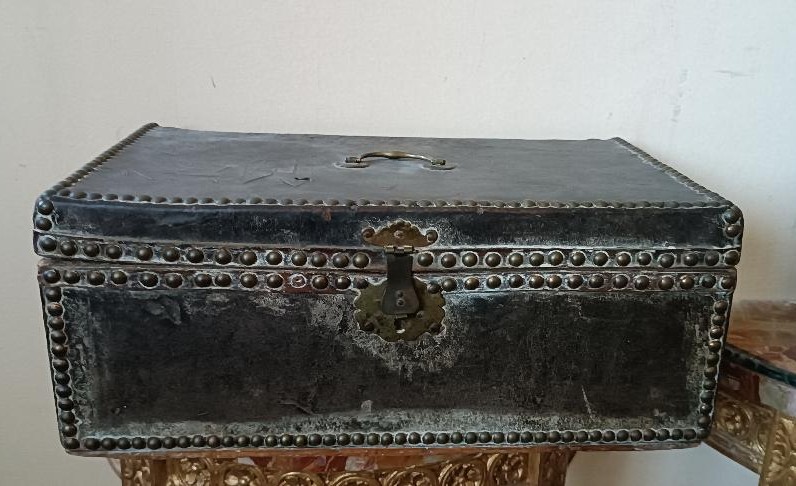 Chest, Trunk, Leather-covered With Metal Inlays. 17th Century, 45x26x19-photo-2