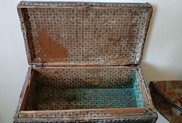 Chest, Trunk, Leather-covered With Metal Inlays. 17th Century, 45x26x19-photo-2