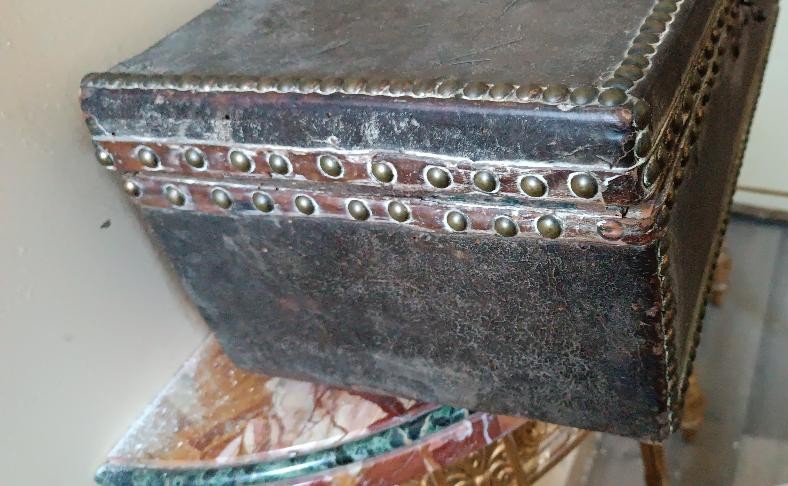 Chest, Trunk, Leather-covered With Metal Inlays. 17th Century, 45x26x19-photo-6