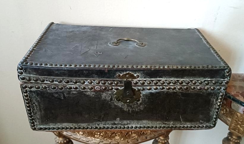 Chest, Trunk, Leather-covered With Metal Inlays. 17th Century, 45x26x19