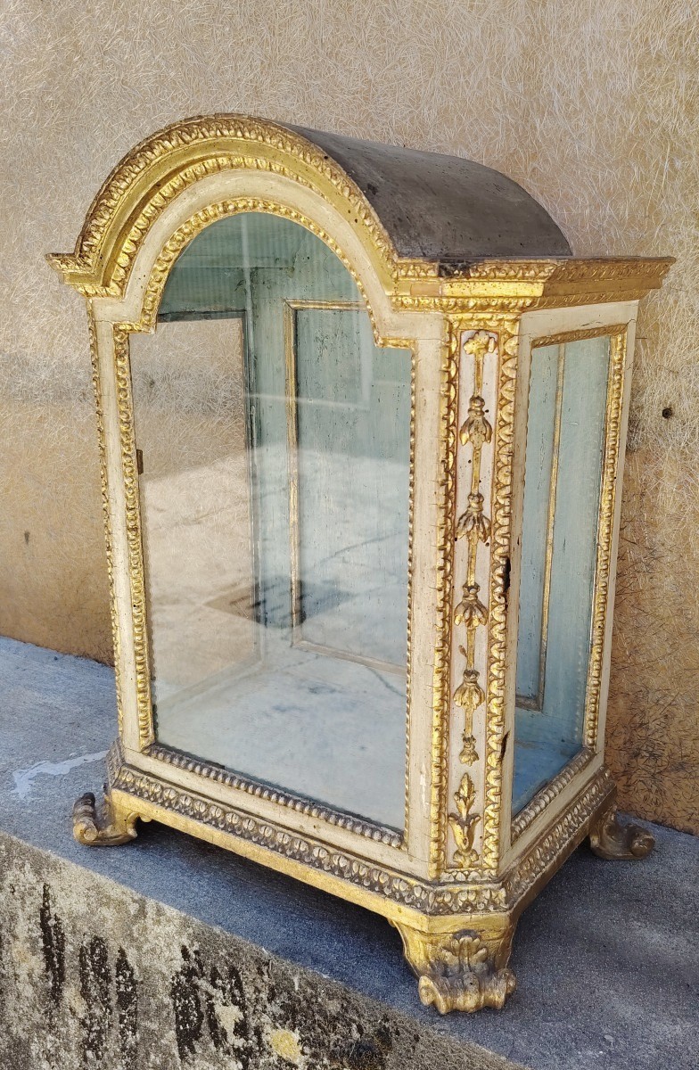  vitrine italienne du milieu du XVIIIe siècle, époque Louis XV, en bois laqué et doré-photo-2
